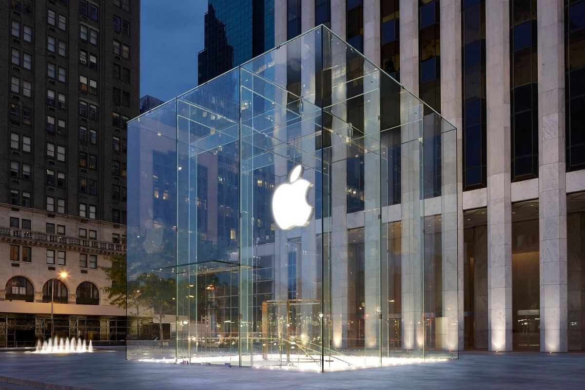 iPhone ਬਣਾਉਣ ਵਾਲੀ ਕੰਪਨੀ Apple ਨੇ ਰਚਿਆ ਇਤਿਹਾਸ, ਬਣੀ 150 ਲੱਖ ਕਰੋੜ ਰੁਪਏ ਦੀ ਕੰਪਨ