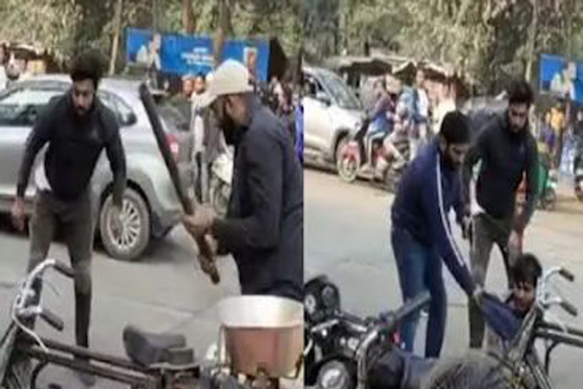 Haryana: ਸੜਕ ਵਿਚਾਲੇ ਨੌਜਵਾਨ 'ਤੇ ਹਥੌੜਿਆਂ ਨਾਲ ਹਮਲਾ, ਪੈਰ ਤੋੜੇ, Video Viral