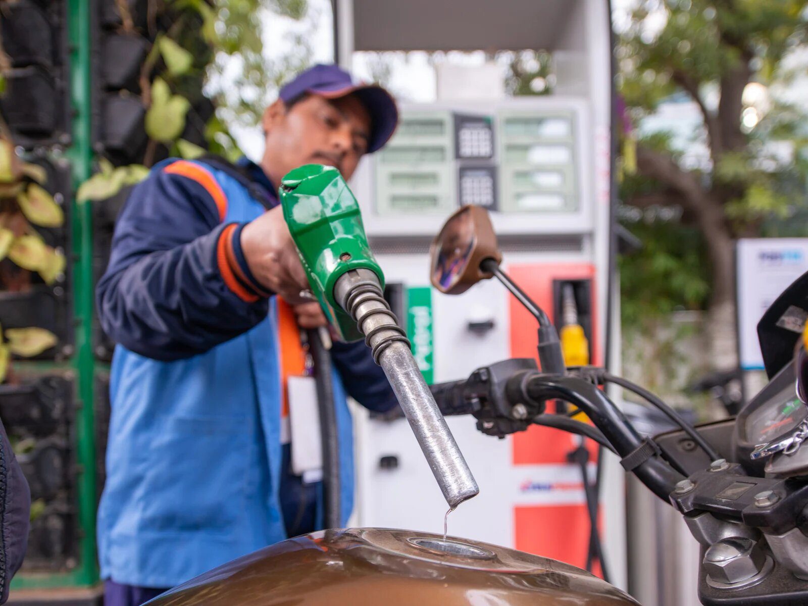 Today Petrol-Diesel Rates:  ਕਈ ਰਾਜਾਂ 'ਚ ਘਟੀਆਂ ਪੈਟਰੋਲ-ਡੀਜ਼ਲ ਦੀਆਂ ਕੀਮਤਾਂ! ਜਾਣੋ ਆਪਣੇ ਸ਼ਹਿਰ 'ਚ ਰੇਟ
