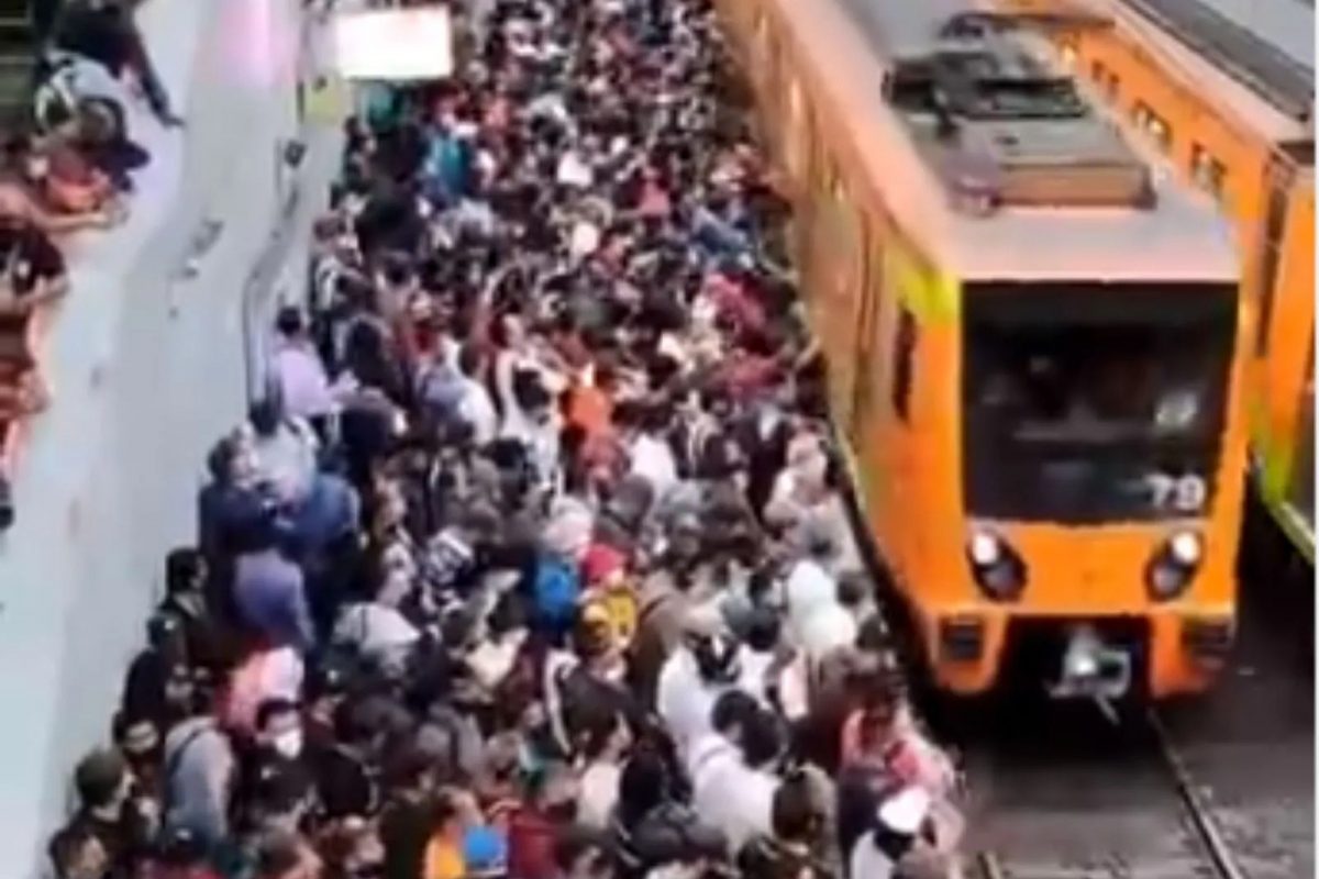 India ਨਹੀਂ Mexico ਦਾ Metro Station ਹੈ, ਸੈਂਕੜੇ ਲੋਕਾਂ ਦੀ ਭੀੜ ਵਾਲੀ Video VIRAL