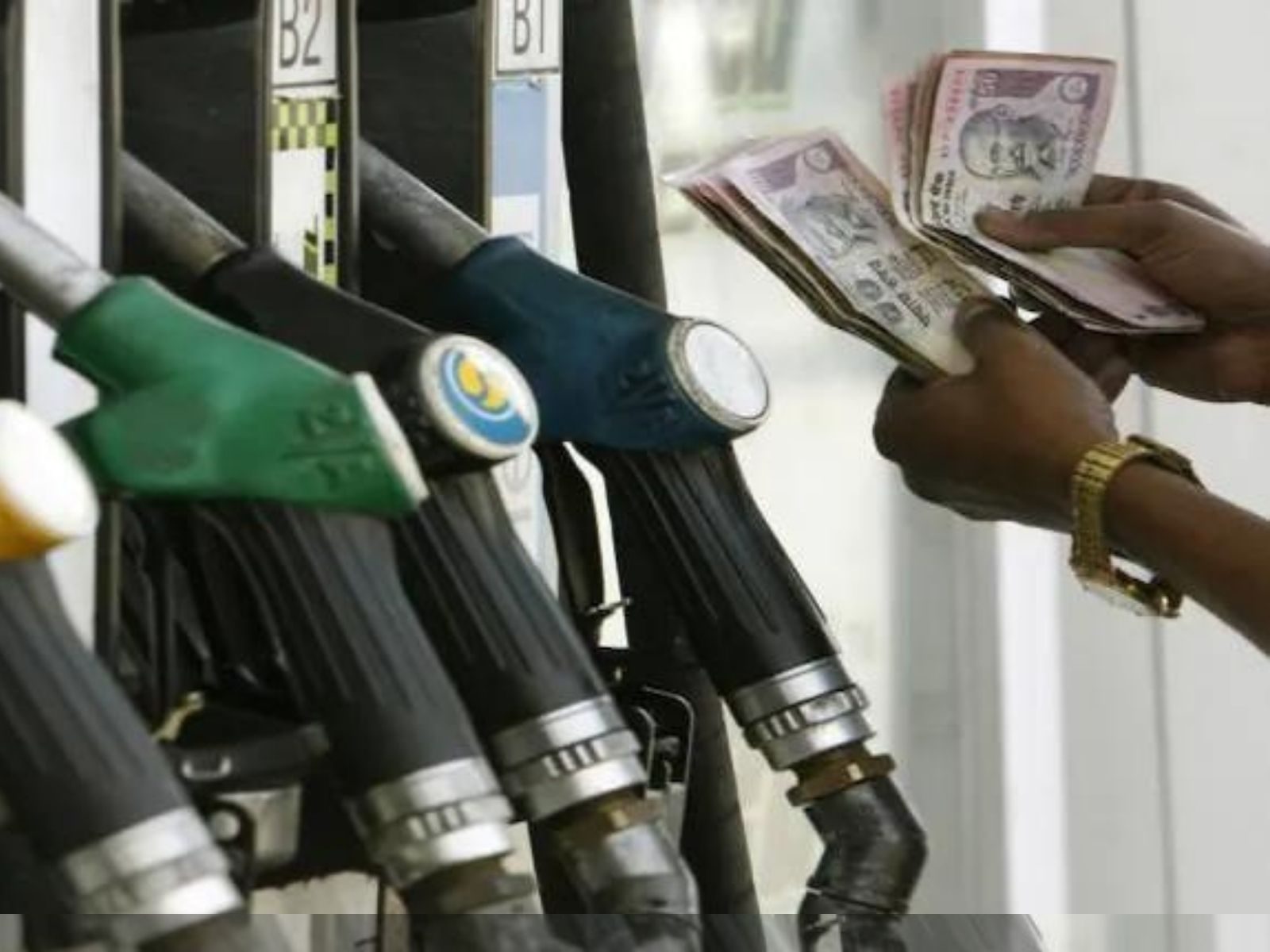Petrol Diesel Prices: ਪੈਟਰੋਲ-ਡੀਜ਼ਲ ਦੀਆਂ ਕੀਮਤਾਂ 'ਚ ਕਿੰਨਾ ਹੋਇਆ ਬਦਲਾਅ, ਪੜ੍ਹੋ ਇਹ ਖਾਸ ਖਬਰ 
