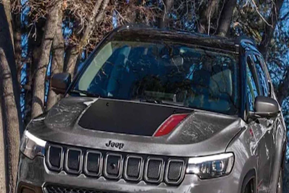 ਮਸ਼ਹੂਰ ਆਫ-ਰੋਡ Jeep Compass ਹੋਈ ਮਹਿੰਗੀ! ਸਾਰੇ ਮਾਡਲ 'ਤੇ 25,000 ਰੁਪਏ ਤੱਕ ਹੋਏ ਮਹਿੰਗੇ