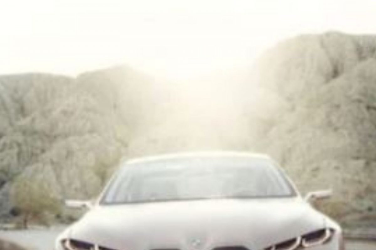 ਭਾਰਤ 'ਚ ਲਾਂਚ ਹੋਵੇਗੀ BMW i4 ਇਲੈਕਟ੍ਰਿਕ ਸੇਡਾਨ, ਜਾਣੋ ਇਸ ਦੀਆਂ 5 ਅਹਿਮ ਗੱਲਾਂ