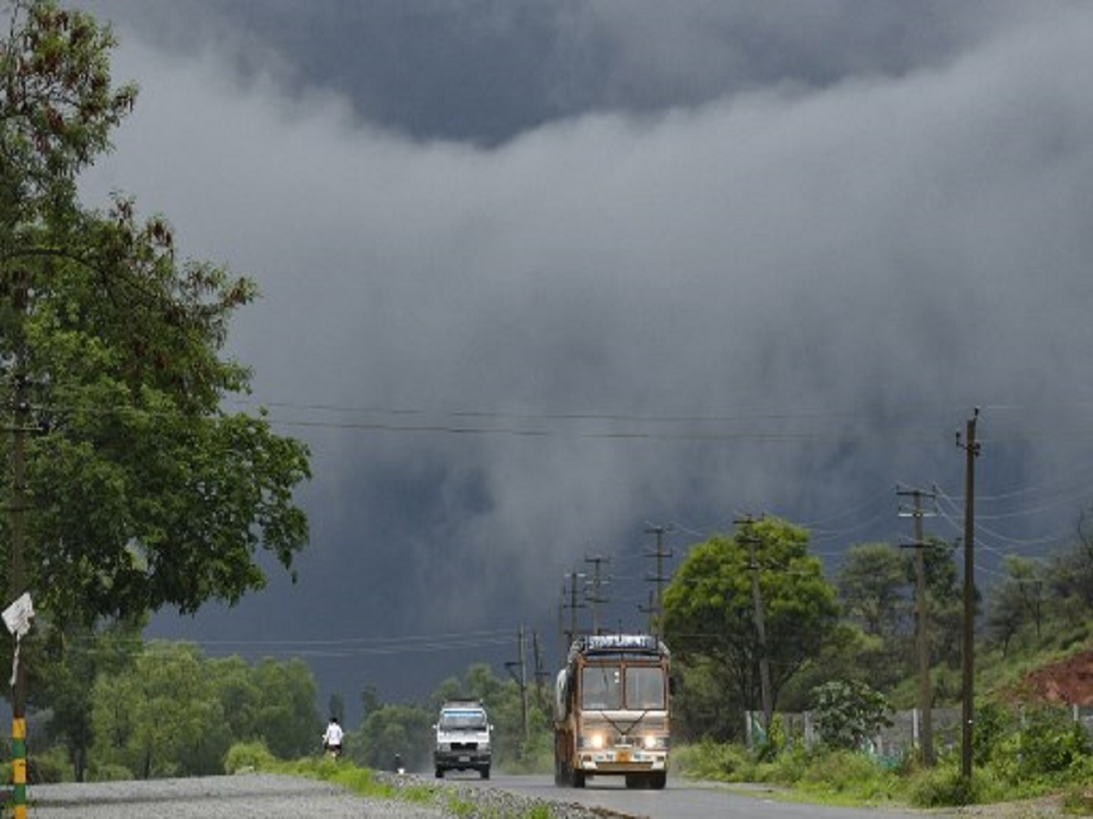 Weather Report: ਪੰਜਾਬ ਵਾਸੀਆਂ ਨੂੰ ਗਰਮੀ ਤੋਂ ਮਿਲ ਸਕਦੀ ਹੈ ਰਾਹਤ, ਸੋਮਵਾਰ ਨੂੰ ਫਿਰ ਹੋਵੇਗਾ ਬੁਰਾ ਹਾਲ 