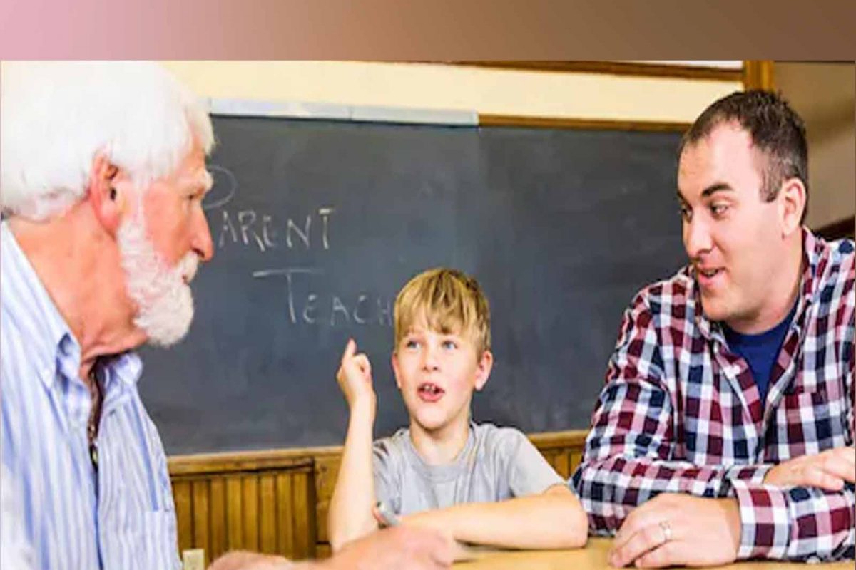Parent-Teacher Meeting: 'ਪੇਰੈਂਟਸ ਟੀਚਰ ਮੀਟਿੰਗ' 'ਚ ਬੱਚਿਆਂ ਦੇ ਸਾਹਮਣੇ ਨਾ ਕਰੋ ਇਹ 5 ਗੱਲਾਂ, ਪੈਂਦਾ ਹੈ ਡੂੰਘਾ ਅਸਰ