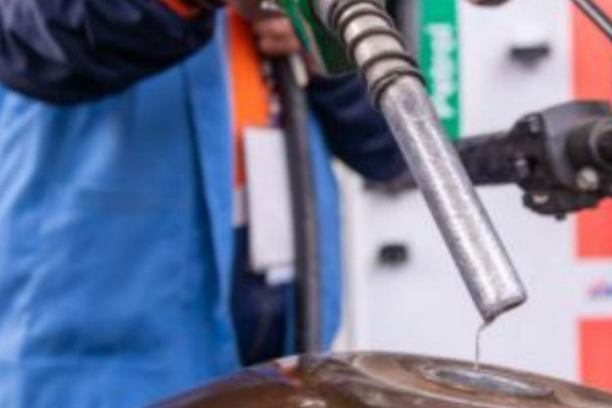 Petrol Diesel Prices: ਕੱਚੇ ਤੇਲ ਦੀਆਂ ਕੀਮਤਾਂ 'ਚ ਦੌਰਾਨ ਪੈਟਰੋਲ-ਡੀਜ਼ਲ ਹੋਇਆ ਸਸਤਾ