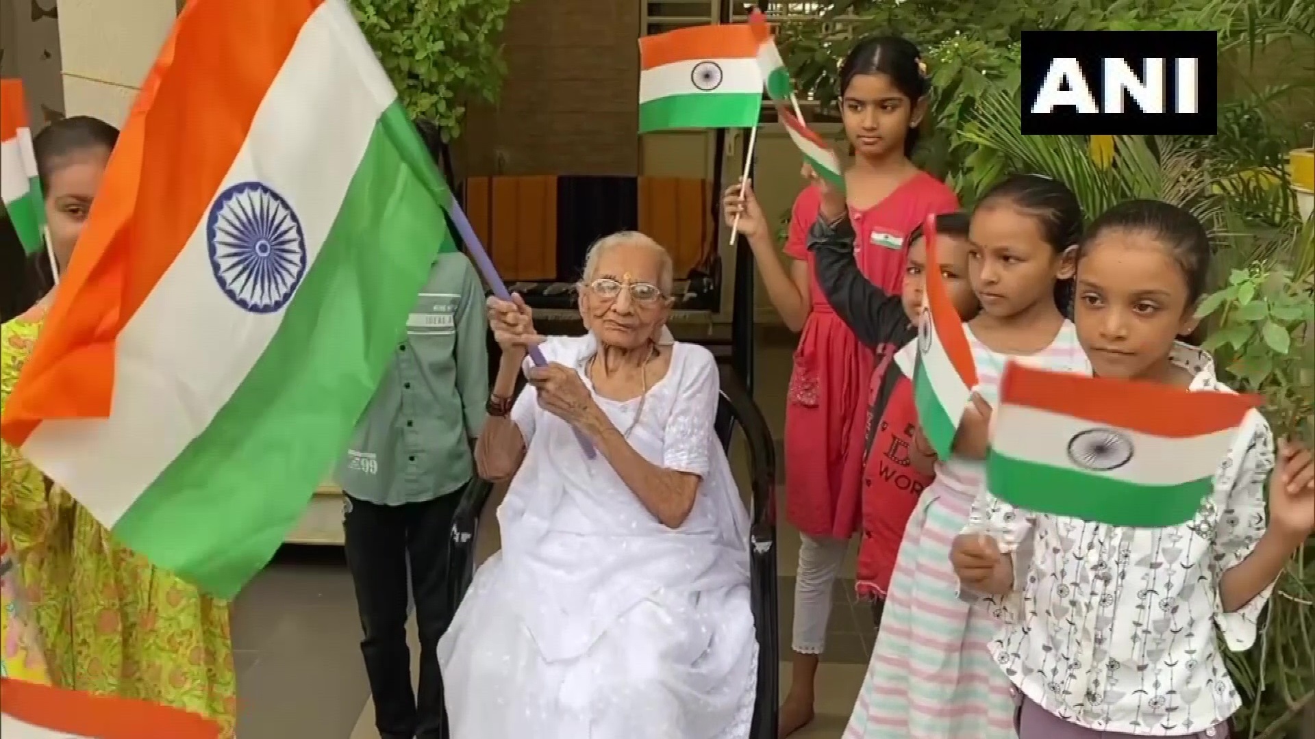  प्रधानमंत्री नरेंद्र मोदी ने 22 जुलाई को देशवासियों से ‘हर घर तिरंगा’ अभियान के तहत 13 से 15 अगस्त तक अपने घरों में राष्ट्रीय ध्वज लगाने की अपील की थी.