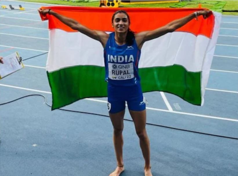 ਉੱਤਰ ਪ੍ਰਦੇਸ਼ (Uttar Pardesh News) ਦੇ ਇੱਕ ਕਿਸਾਨ ਦੀ ਧੀ ਰੂਪਲ ਚੌਧਰੀ (Rupal Chaudhry) ਵਿਸ਼ਵ ਅੰਡਰ-20 ਅਥਲੈਟਿਕਸ ਚੈਂਪੀਅਨਸ਼ਿਪ (World Under-20 Athletics Championships) ਵਿੱਚ ਦੋ ਤਗਮੇ ਜਿੱਤਣ ਵਾਲੀ ਪਹਿਲੀ ਭਾਰਤੀ (Rupal Chaudhry won 2 medal) ਬਣ ਗਈ ਹੈ। ਰੁਪਾਲ ਨੇ ਔਰਤਾਂ ਦੀ 400 ਮੀਟਰ ਦੌੜ ਵਿੱਚ ਕਾਂਸੀ ਦਾ ਤਗ਼ਮਾ ਜਿੱਤਿਆ। ਇਸ ਤੋਂ ਪਹਿਲਾਂ ਉਸ ਨੇ 4x400 ਮੀਟਰ ਰਿਲੇਅ ਵਿੱਚ ਚਾਂਦੀ ਦਾ ਤਗ਼ਮਾ ਜਿੱਤਿਆ ਸੀ।