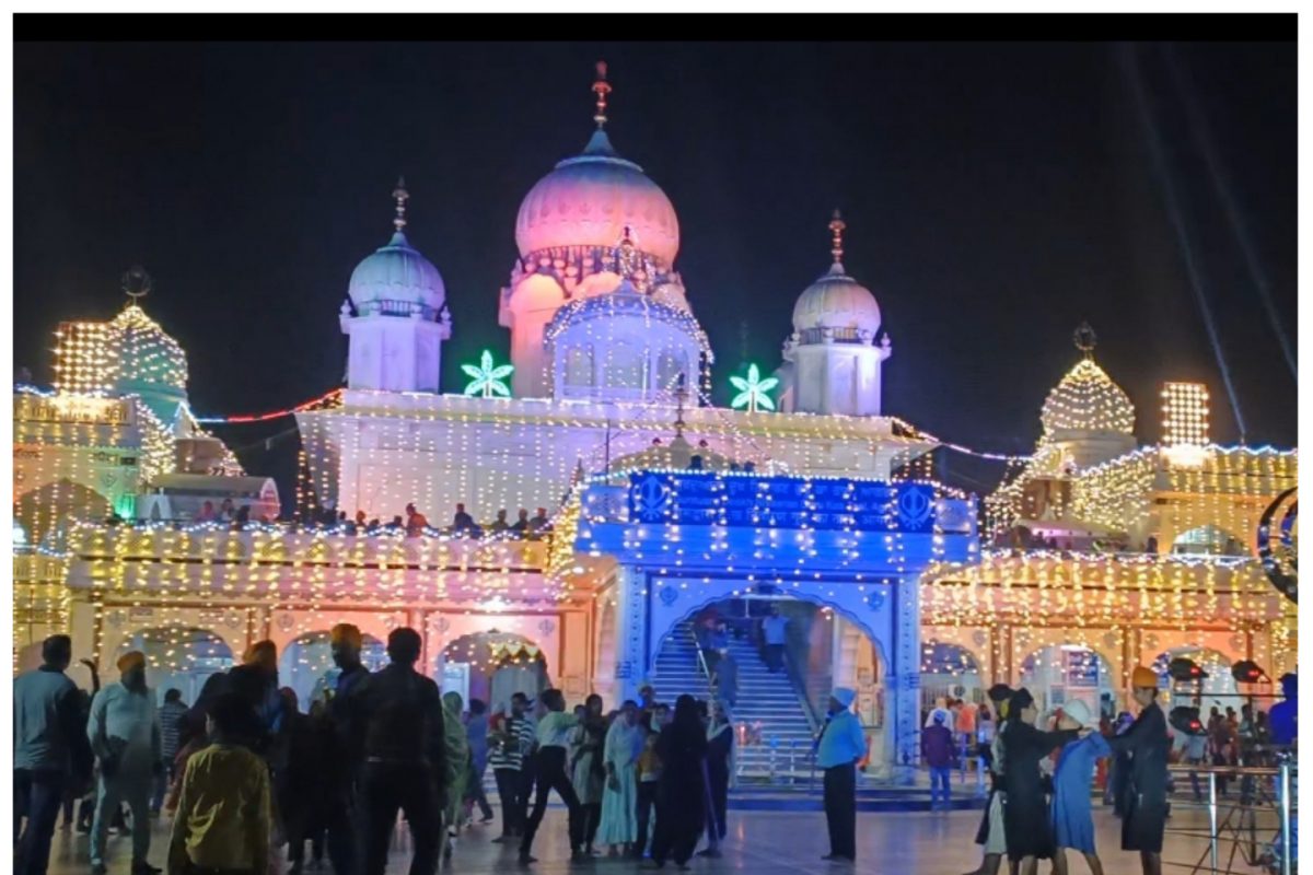 Agra: ਪ੍ਰਕਾਸ਼ ਪੁਰਬ ਮੌਕੇ 'ਗੁਰੂ ਕਾ ਤਾਲ' ਗੁਰਦੁਆਰਾ ਸਾਹਿਬ ਲੇਜਰ ਲਾਈਟਾਂ ਸਜਾਇਆ