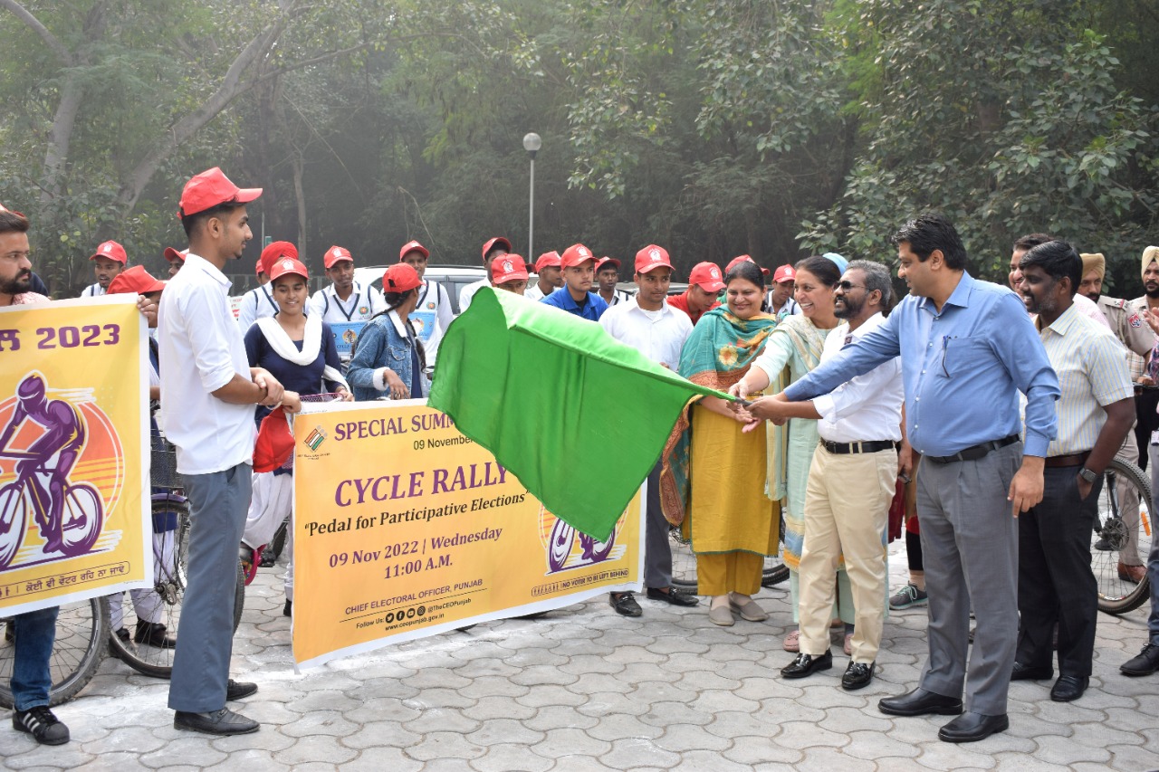 The Chief Electoral Officer Punjab led 200 cyclists to convey the message 
