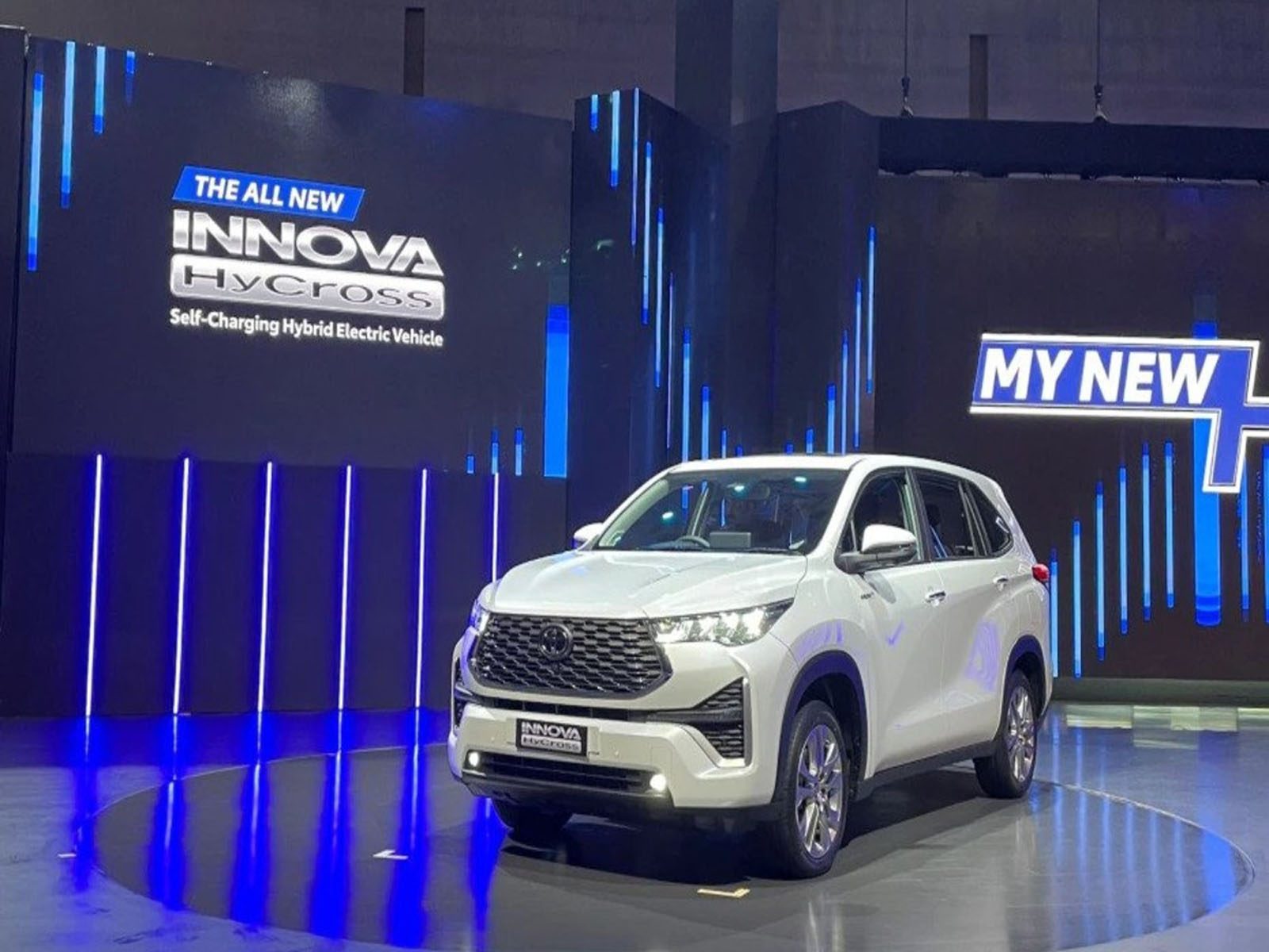 ਭਾਰਤ ਵਿੱਚ ਪੇਸ਼ ਹੋਈ Toyota Innova Hycross, 2023 ਵਿੱਚ ਹੋਵੇਗੀ ਡਿਲਵਰੀ