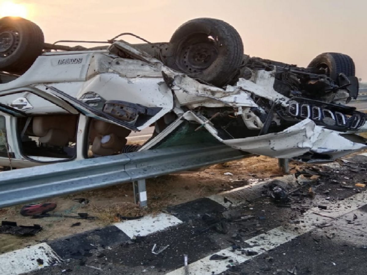 Bundelkhand Expressway Accident ਦੋ ਕਾਰਾਂ ਦੀ ਆਹਮੋ-ਸਾਹਮਣੇ ਹੋਈ ਟੱਕਰ, 4 ਮੌਤਾਂ, ਦੋ ਦੀ ਹਾਲਤ ਗੰਭੀਰ